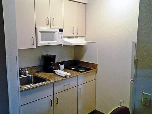 Studio 6 Charlotte Airport Hotel Room photo